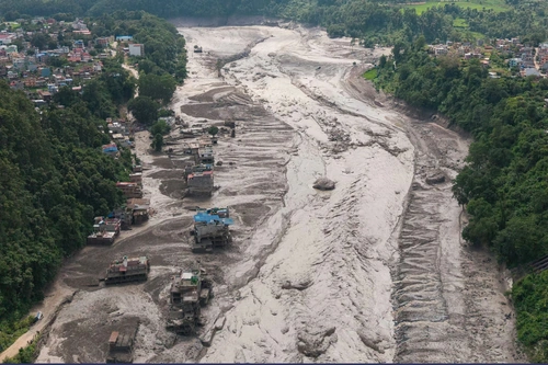 Các nhà khoa học dự đoán nguyên nhân trận lũ kinh hoàng ở Nepal