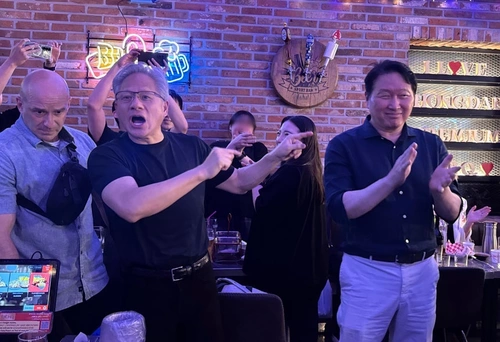 Vị tỷ phú trả tiền cho bữa 