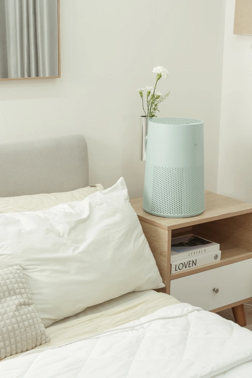 Máy lọc không khí LG PuriCare AeroMini sở hữu thiết kế gọn nhẹ, dễ bố trí tại nhiều vị trí trong nhà.