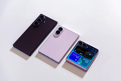 Khách hàng có thể cài đặt Try Galaxy để trải nghiệm bộ ba Galaxy Z8 series trên điện thoại.