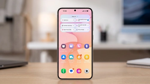 Giao diện mô phỏng điện thoại Galaxy trên ứng dụng Try Galaxy.