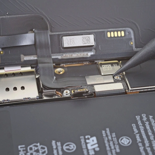 Ép cổ cáp màn hình iPhone 12