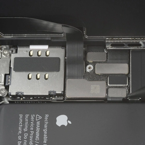 Ép cổ cáp màn hình iPhone 13
